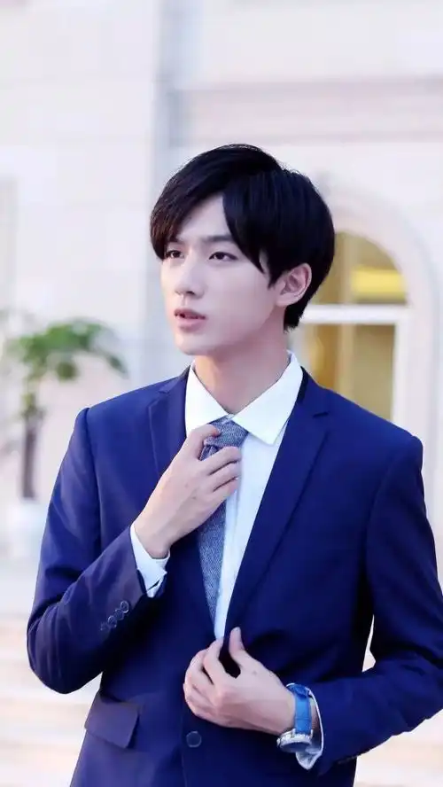 李宏毅壁纸全屏高清壁纸
