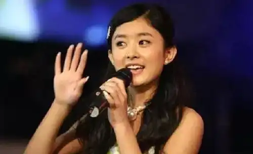 14年前张国立拍金婚,有谁注意三女儿佟多多如今家喻户晓