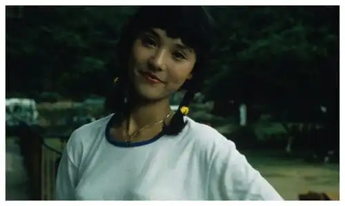 小龙女翁静晶公开旧照悼念赌王,配文最困难时,有他帮助
