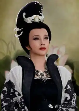 她的碑不是后人立的,而是自己建好,却一字未写
