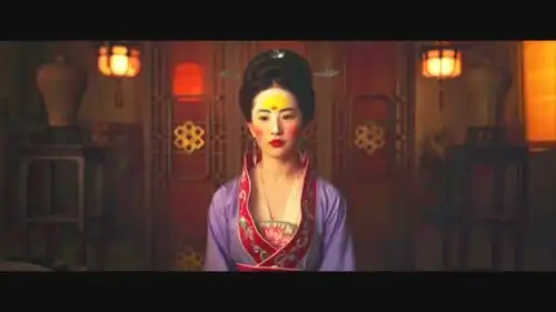 刘亦菲旧照被扒,眼小上翘嘴大堪比姚晨,连腋毛都没做清理
