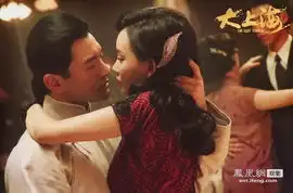黄晓明湿身激吻女友angelababy成最火荧屏情侣