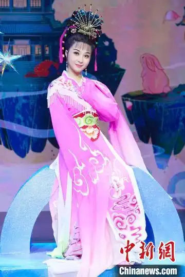 第四代七仙女袁媛携黄梅戏经典剧目赴香港演出
