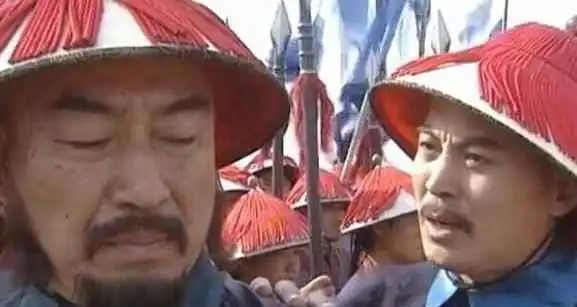 康熙王朝周培公将被杀,却不想被王吉贞所救,并劝降父帅王辅臣

