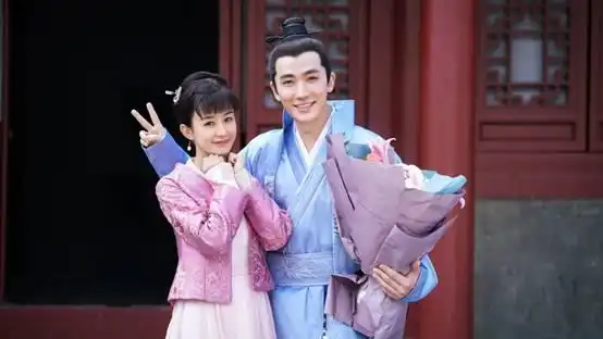 知否版权遭疯抢,倾城时光被广电夸,杨幂和赵丽颖的差距显然易见
