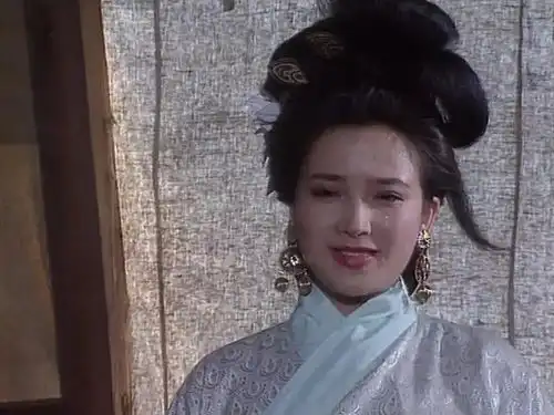 新老三国美人对比,陈红何晴倾国倾城,林心如黯然失色
