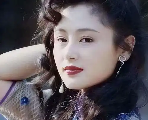 看到55岁陈红老去的模样,才终于知道,大陆第一美女果然名不虚传