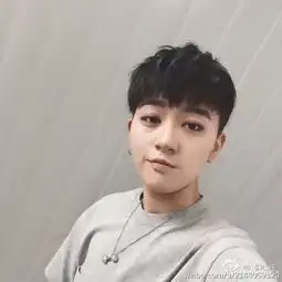 发十张我没见过的张晓钰的图片
