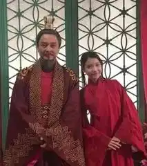 涉嫌多起性侵丑闻为人师表,最后以死谢罪
