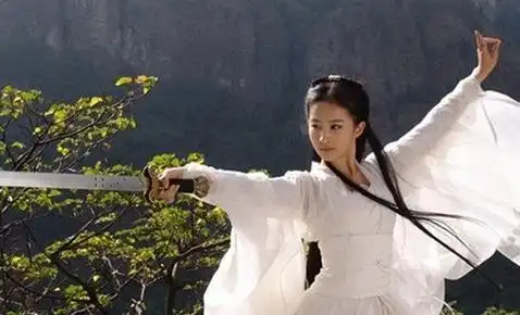 出道18年,刘亦菲被花木兰导演夸为战士,你期待她的作品吗