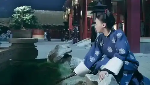 延禧攻略皇上亲自去赦免璎珞,只想看看她感激涕零的表情