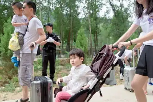 摔跤吧爸爸,这个父亲节,身体和灵魂都在路上
