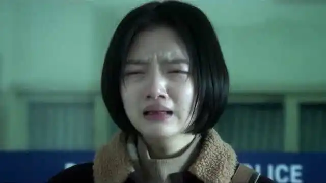 一首伤感歌曲逆流成河,唱的人深情催泪,听的人撕心裂肺
