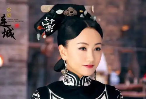 看到杨蓉的清宫剧试妆照,对比6年前的宫锁连城,颜值绝了
