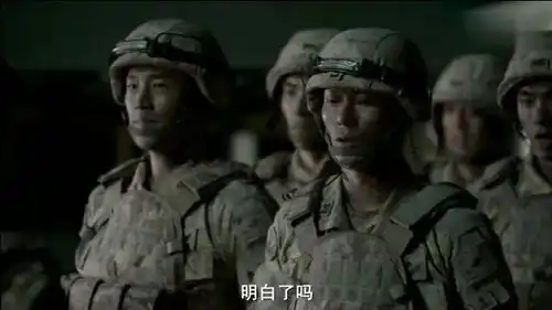 太阳的后裔宋仲基组织官兵展开救援行动气质爆表
