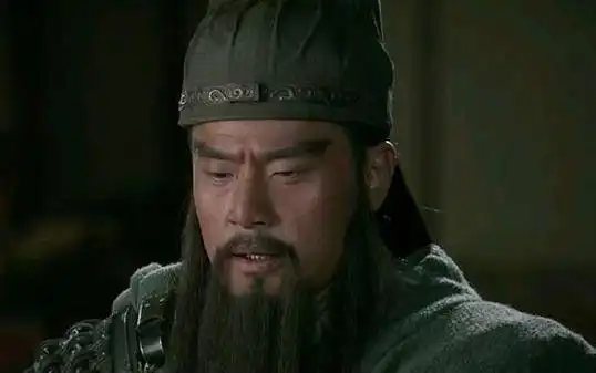 三国演义关羽一共斩杀了十余名大将,唯有此人死得有点冤
