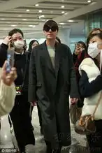 这个杀手不太冷李易峰机场cos经典造型
