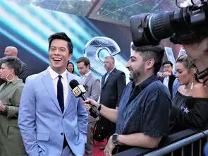 摩天营救全球轮番首映文峰撞衫巨石强森
