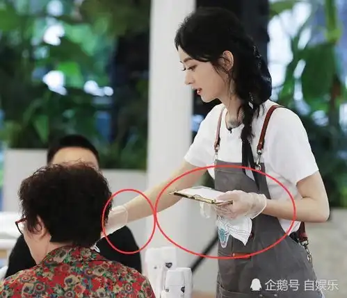 中餐厅晒赵丽颖最新剧照,我却全程注意她的手防护观念太强了
