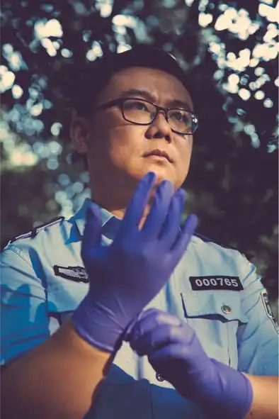 法医秦明背后的故事第一个解剖的死者,居然是同学

