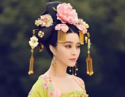 杨紫太可爱演不好武则天看到剧照后秒打脸,网友能超越经典
