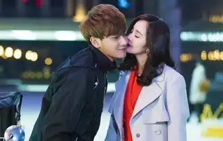 杨幂称自己很专业,怼新人黄子韬他一天笑场80多次
