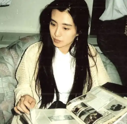 影坛女神王祖贤与齐秦同框照流出,两人亲密无间,分手内幕疑曝光
