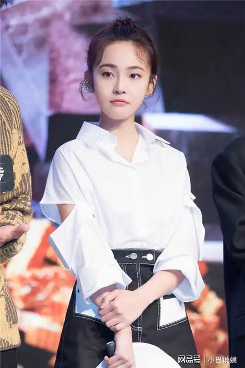 张佳宁居然还演过穿越剧投资人之一还是她舅舅张晓龙