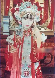 范冰冰章子怡唐嫣林心如史上最全女星凤冠霞帔照谁更美
