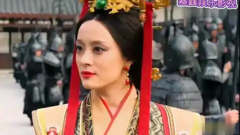 你知道芈月的实力有多强吗,一番训诫能让百万禁军臣服,厉害吧
