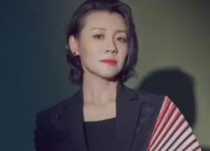 在父母爱情里的德华,一个乡下女人,在现实中竟然这么漂亮啊
