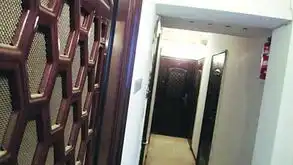 最牛蜗居200平米住30余人被隔成19间国内新闻bbrtv北部湾在线
