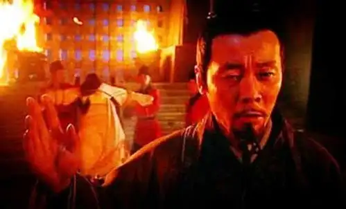 汉景帝妃子上厕所遇到野猪,侍卫推脱不去救,为何还受到奖赏
