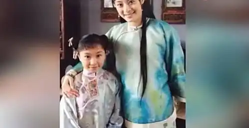 邓超小姨子曝光,原来是甄嬛传中的她,难怪孙俪肯不公开