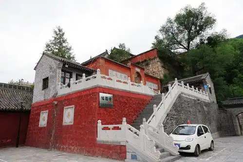 从大万圣佑国寺极乐寺到南山寺经过怎样的演变
