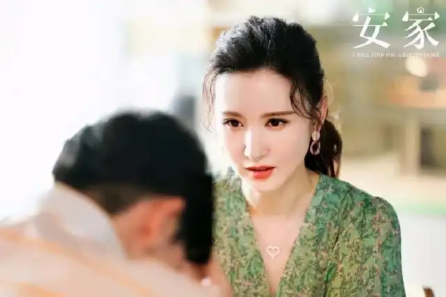制片人张萌,把自己拍成渣女专业户,老公身份不简单
